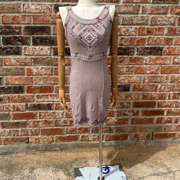 Free People Lavender Embroidered “Song of the South” dress / XS / EUC - Picture 9 of 17